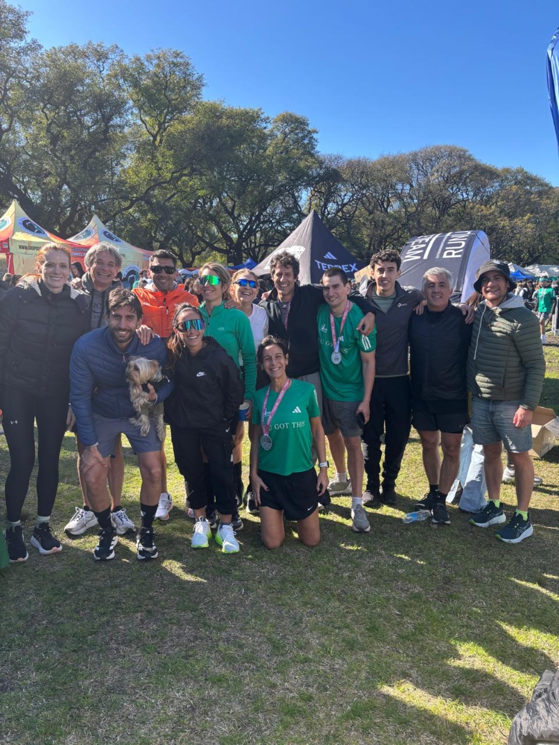 Integrantes del equipo tras los 21K Buenos Aires 2025